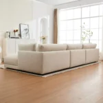 كنب زاوية مخمل مسيمو – بيج، تصميم عصري، ولمسة دفء أنيقة.